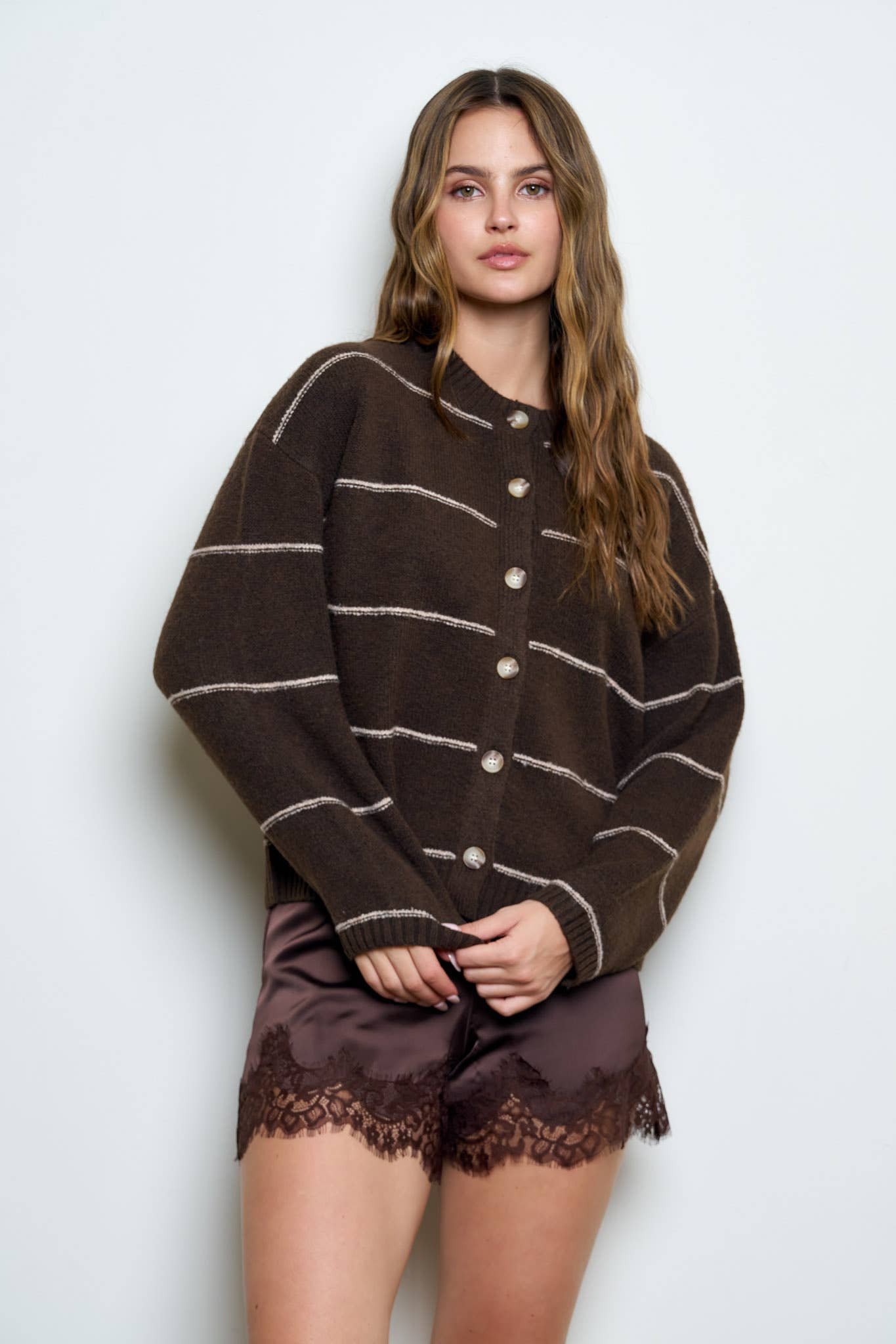 THIN STRIPE ROUND NECK BUTTON DOWN CARDIGAN | S008