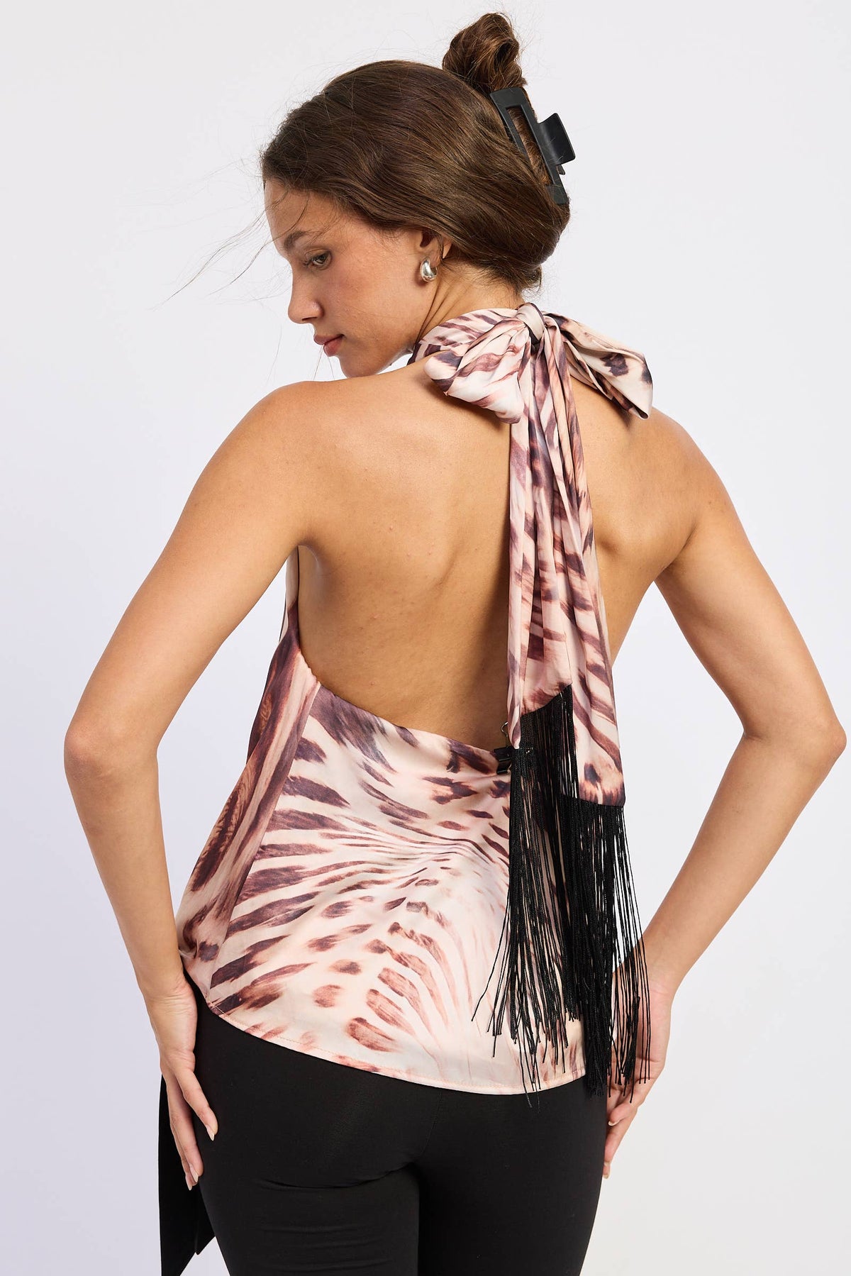 HALTER ANIMAL PRINT SATIN TOP | B062