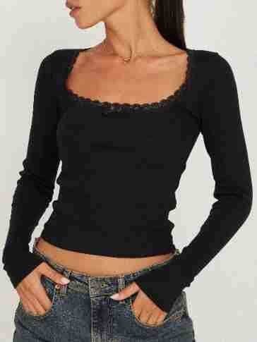 Slimming Lace Patchwork U-Neck Top | B049