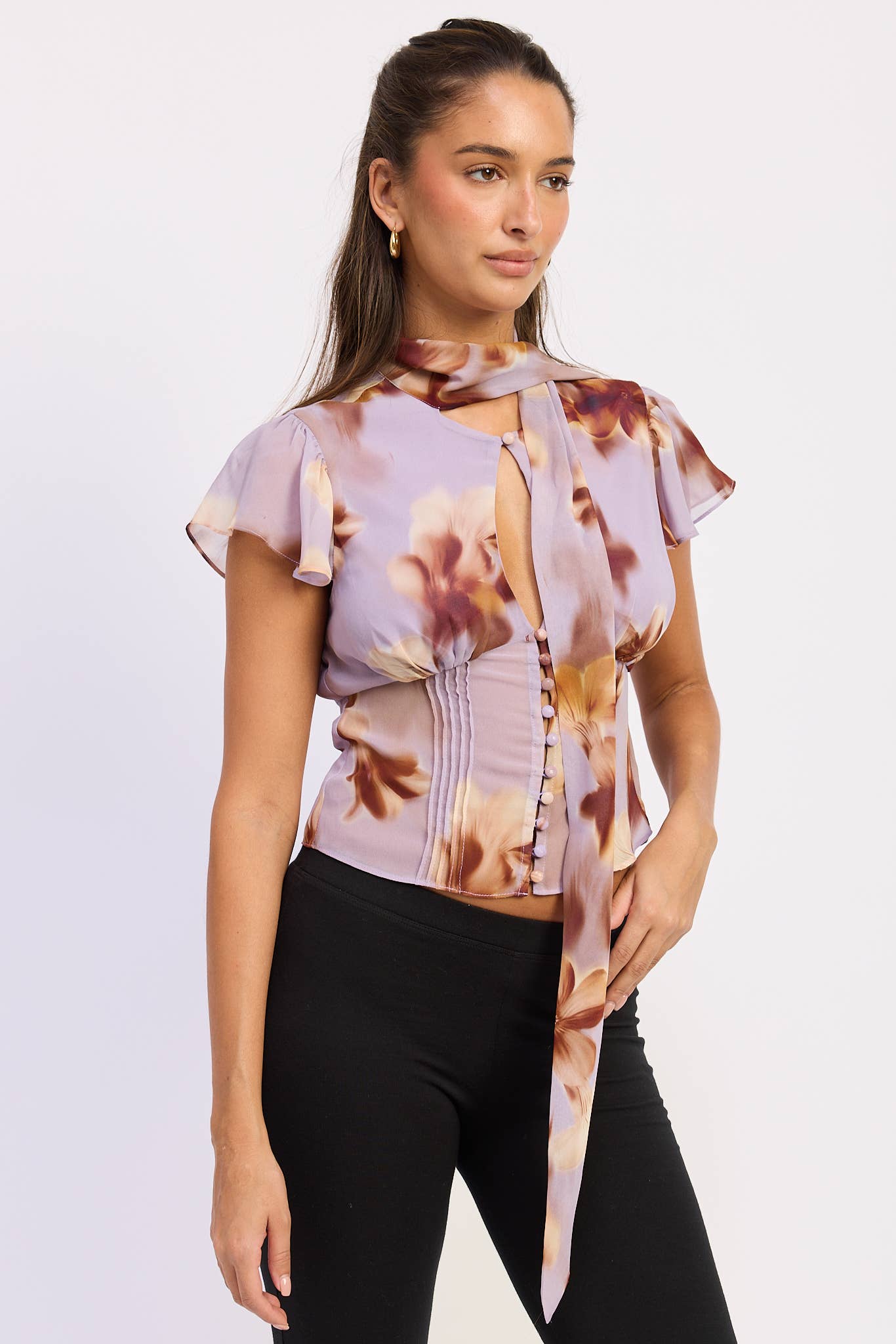 FLUTTER SLEEVE BUTTON FRONT SCARF BLOUSE | B060