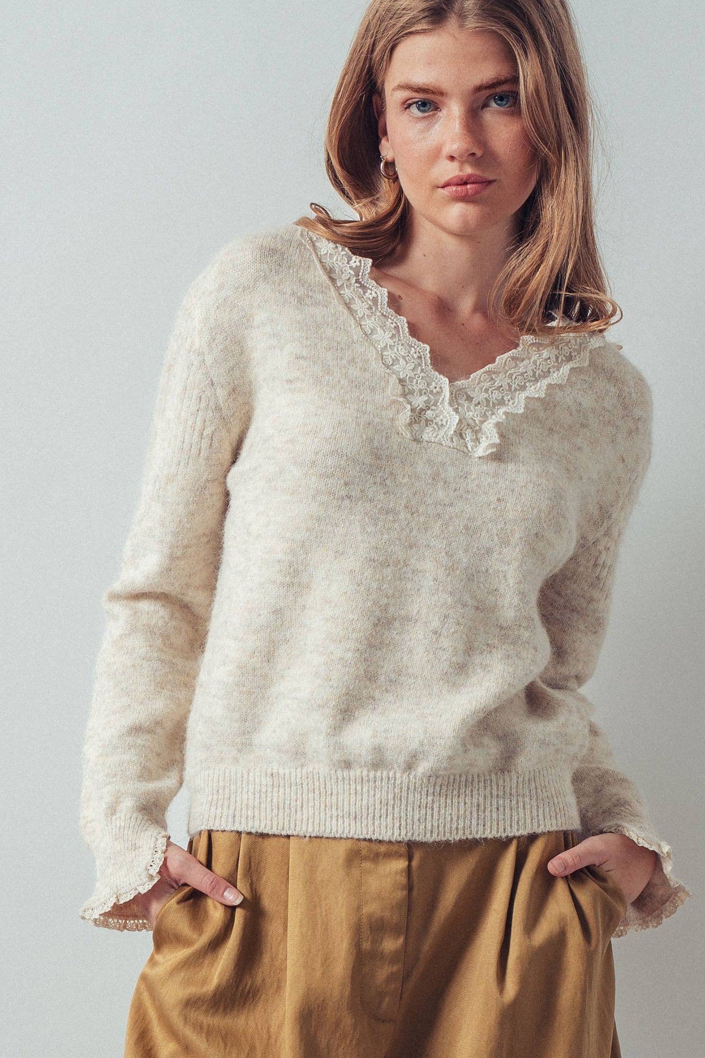 Lace Trim V-Neck Heathered Knit Sweater | S001