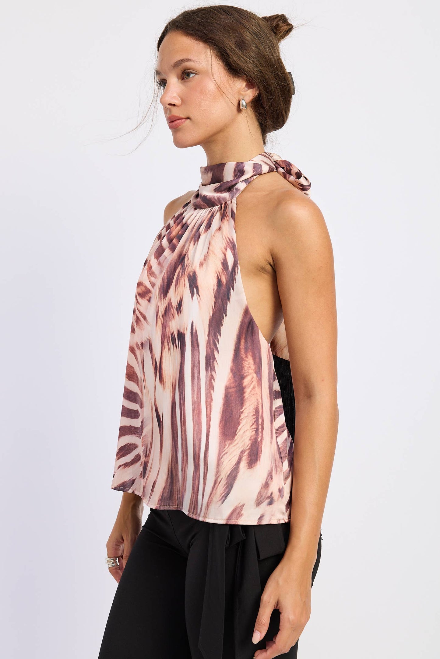 HALTER ANIMAL PRINT SATIN TOP | B062
