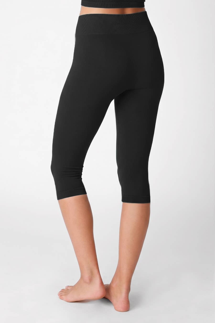 Signature Capri Leggings | P010