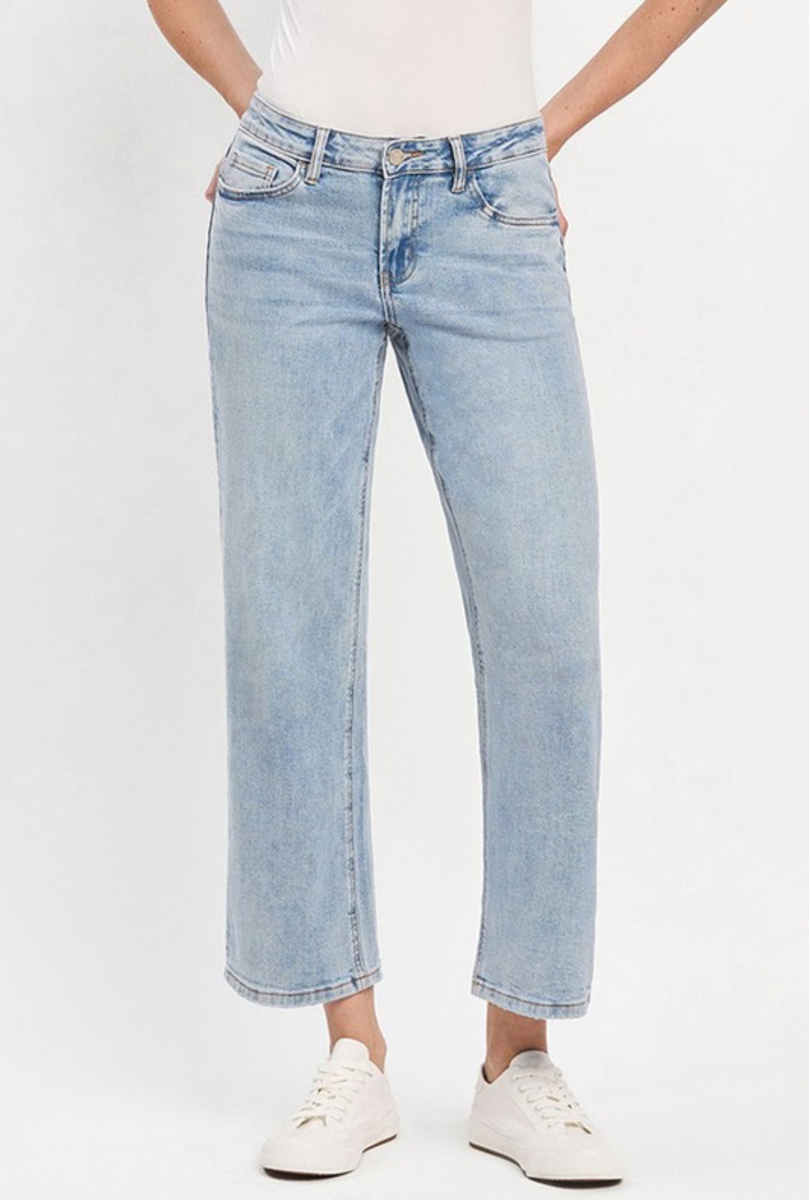 Mid Rise Light Wash Dad Jeans | P004