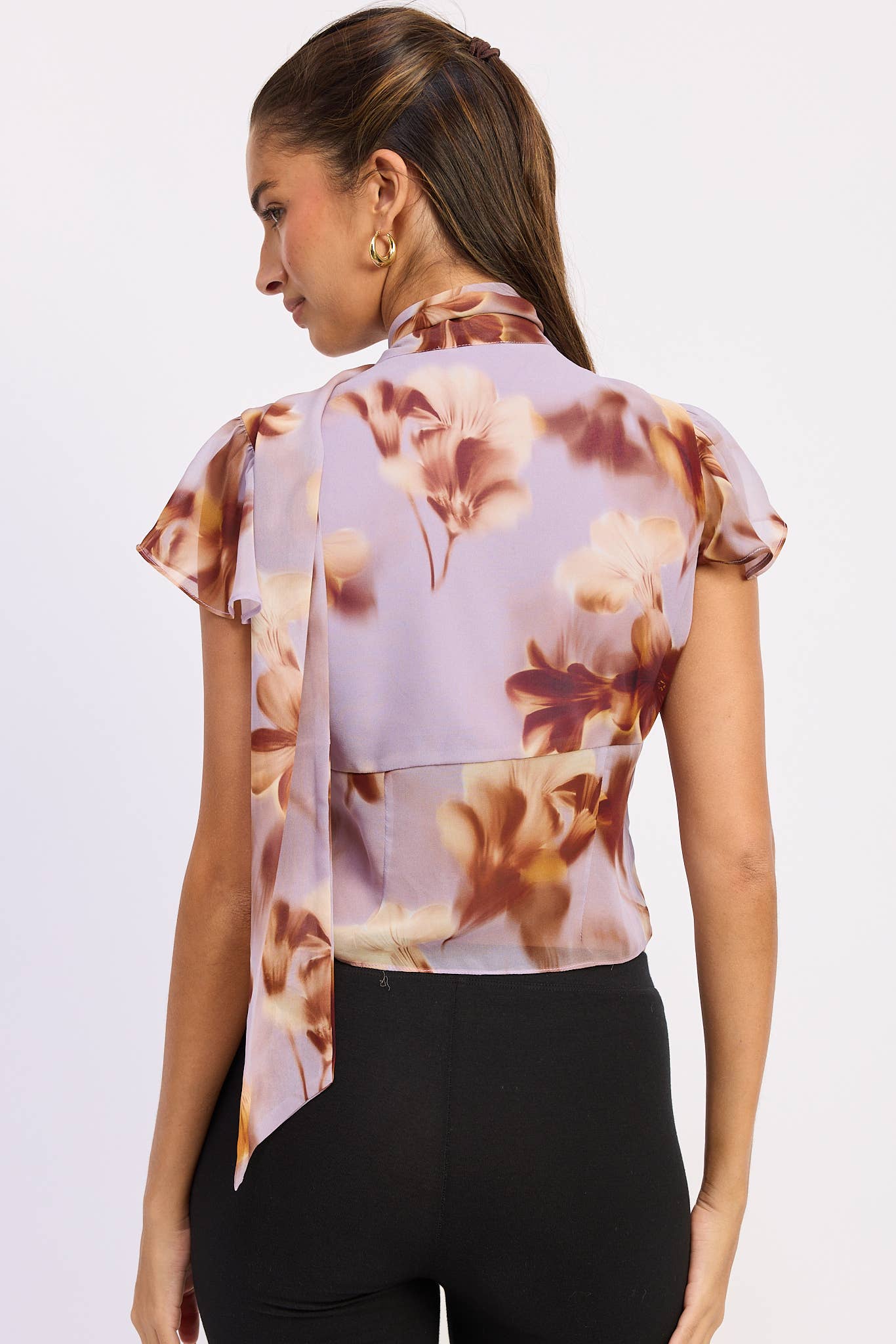 FLUTTER SLEEVE BUTTON FRONT SCARF BLOUSE | B060