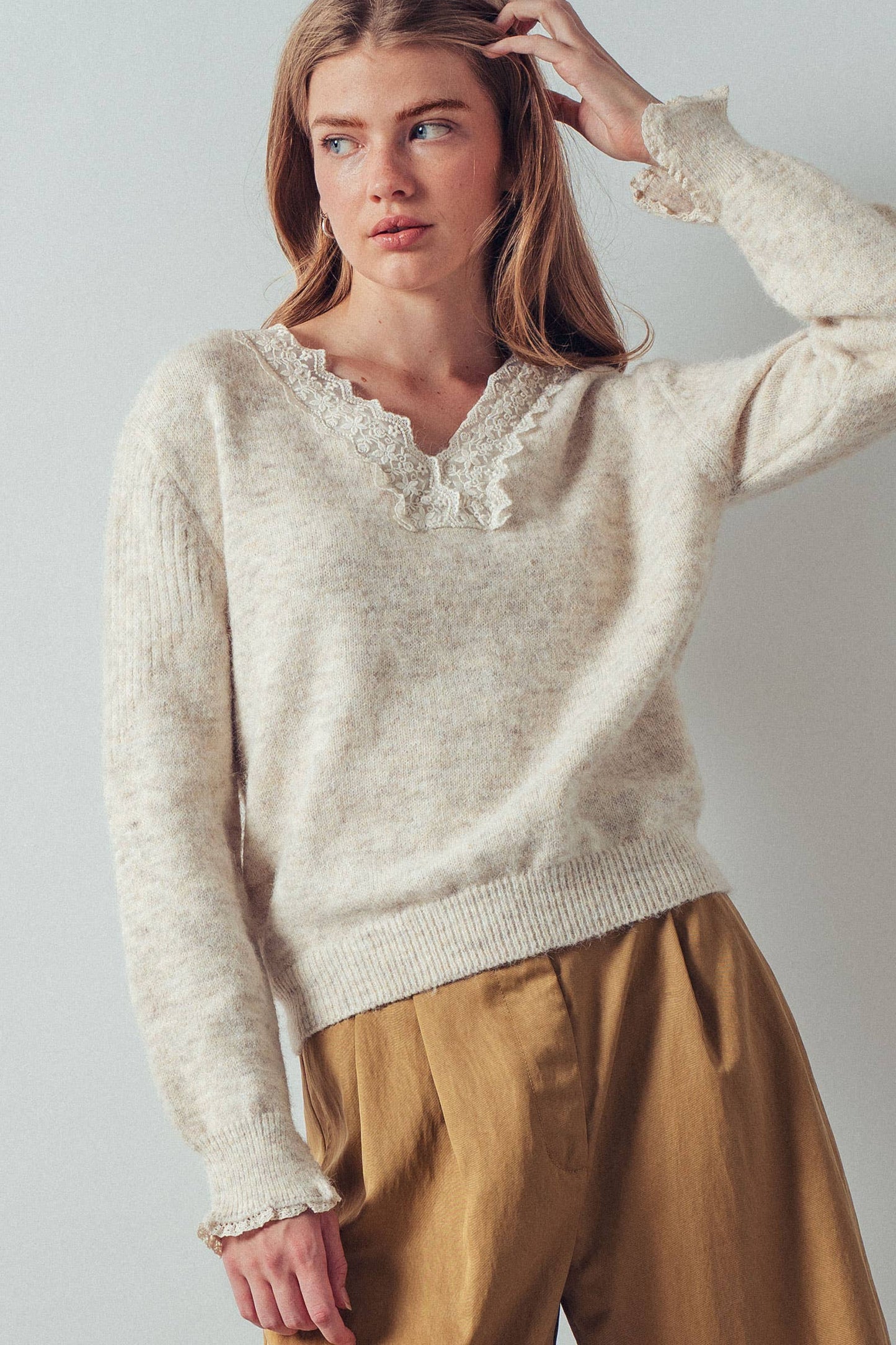 Lace Trim V-Neck Heathered Knit Sweater | S001